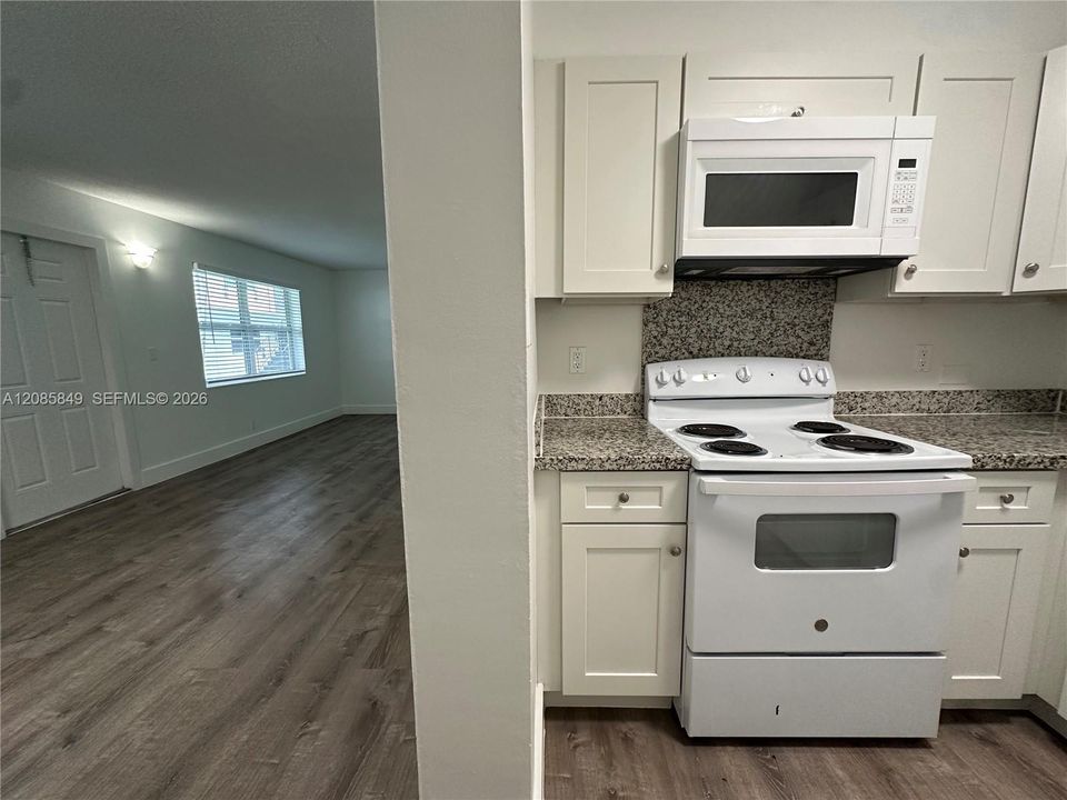 В аренду: $1,695 (1 спален, 1 ванн, 700 Квадратных фут)