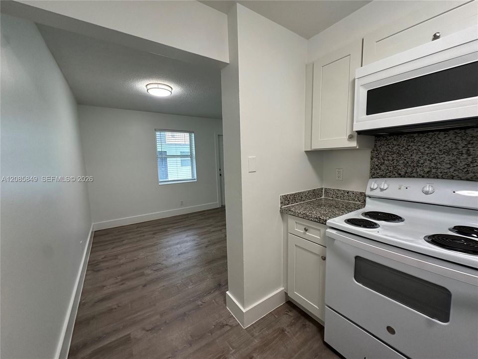 В аренду: $1,695 (1 спален, 1 ванн, 700 Квадратных фут)