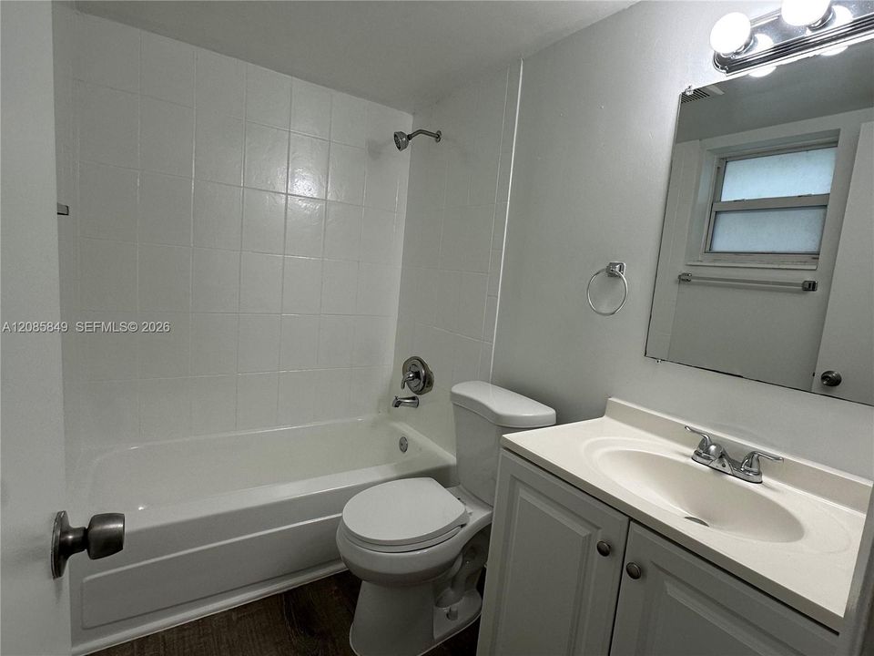 В аренду: $1,695 (1 спален, 1 ванн, 700 Квадратных фут)