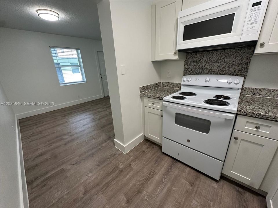 В аренду: $1,695 (1 спален, 1 ванн, 700 Квадратных фут)