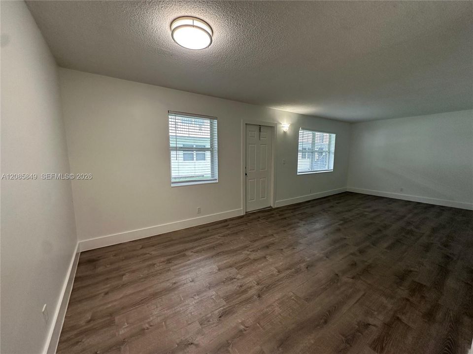 В аренду: $1,695 (1 спален, 1 ванн, 700 Квадратных фут)