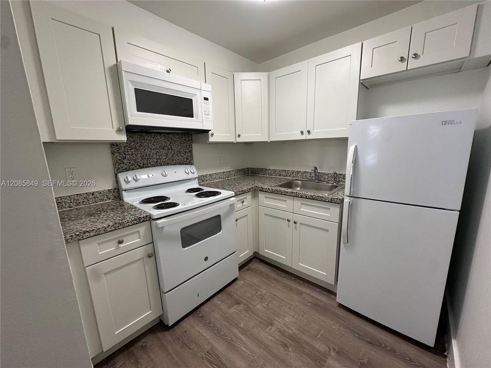 В аренду: $1,695 (1 спален, 1 ванн, 700 Квадратных фут)