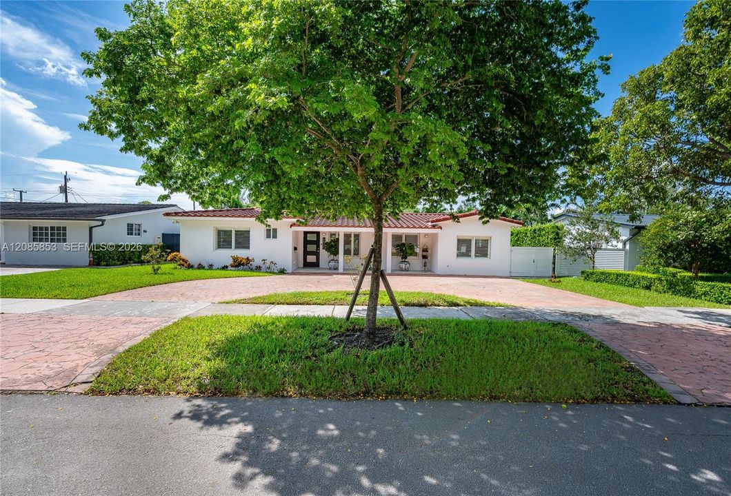 На продажу: $975,000 (4 спален, 3 ванн, 1759 Квадратных фут)