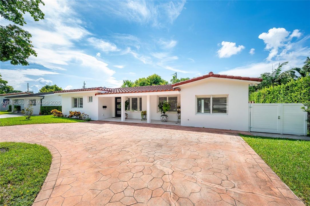 На продажу: $975,000 (4 спален, 3 ванн, 1759 Квадратных фут)