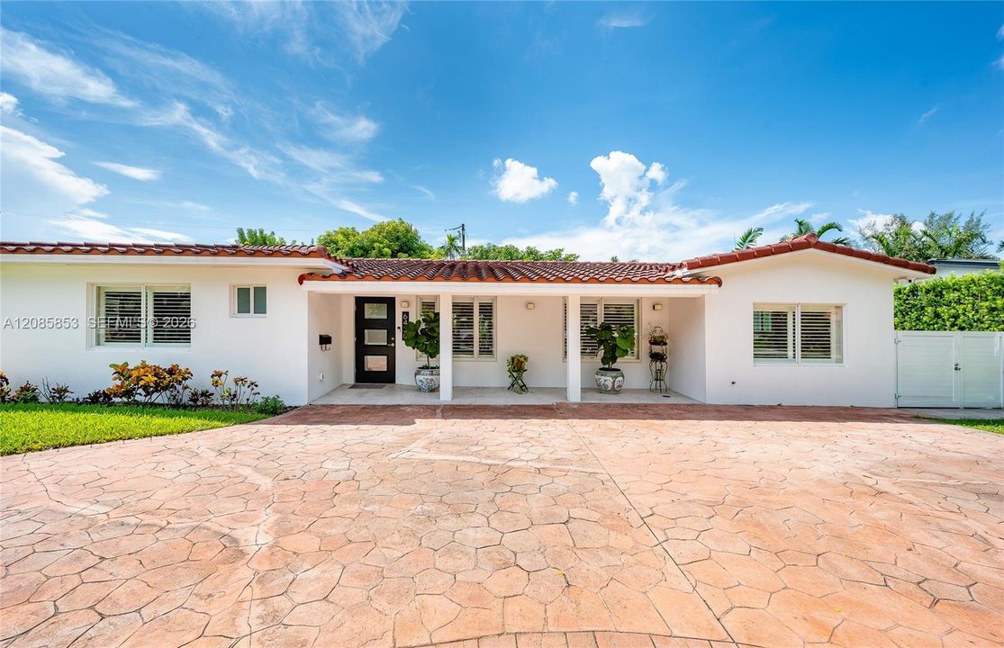 На продажу: $975,000 (4 спален, 3 ванн, 1759 Квадратных фут)