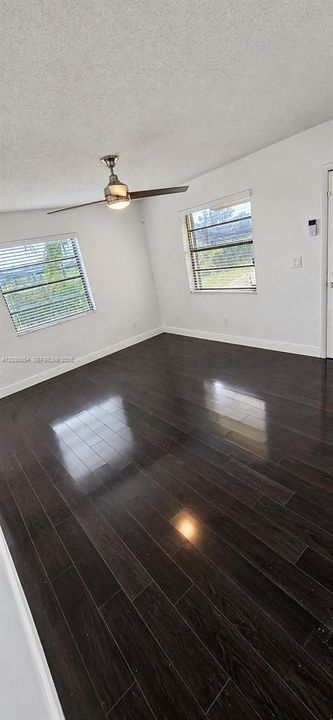 For Rent: $3,100 (3 beds, 2 baths, 1700 Square Feet)