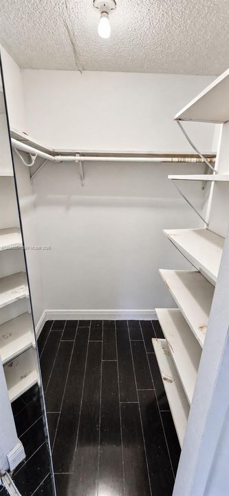 For Rent: $3,100 (3 beds, 2 baths, 1700 Square Feet)