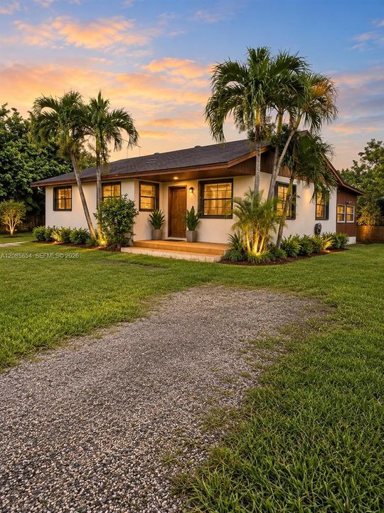 For Rent: $3,100 (3 beds, 2 baths, 1700 Square Feet)