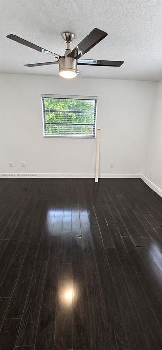 For Rent: $3,100 (3 beds, 2 baths, 1700 Square Feet)