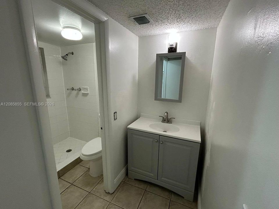 В аренду: $1,900 (2 спален, 2 ванн, 910 Квадратных фут)
