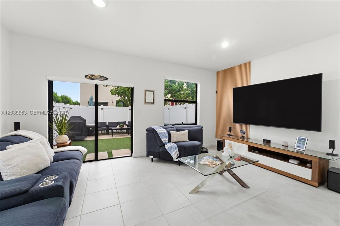 En Venta: $490,000 (3 camas, 2 baños, 1412 Pies cuadrados)