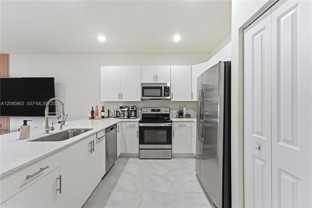 En Venta: $490,000 (3 camas, 2 baños, 1412 Pies cuadrados)