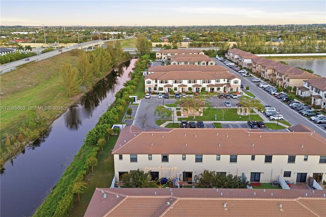 En Venta: $490,000 (3 camas, 2 baños, 1412 Pies cuadrados)