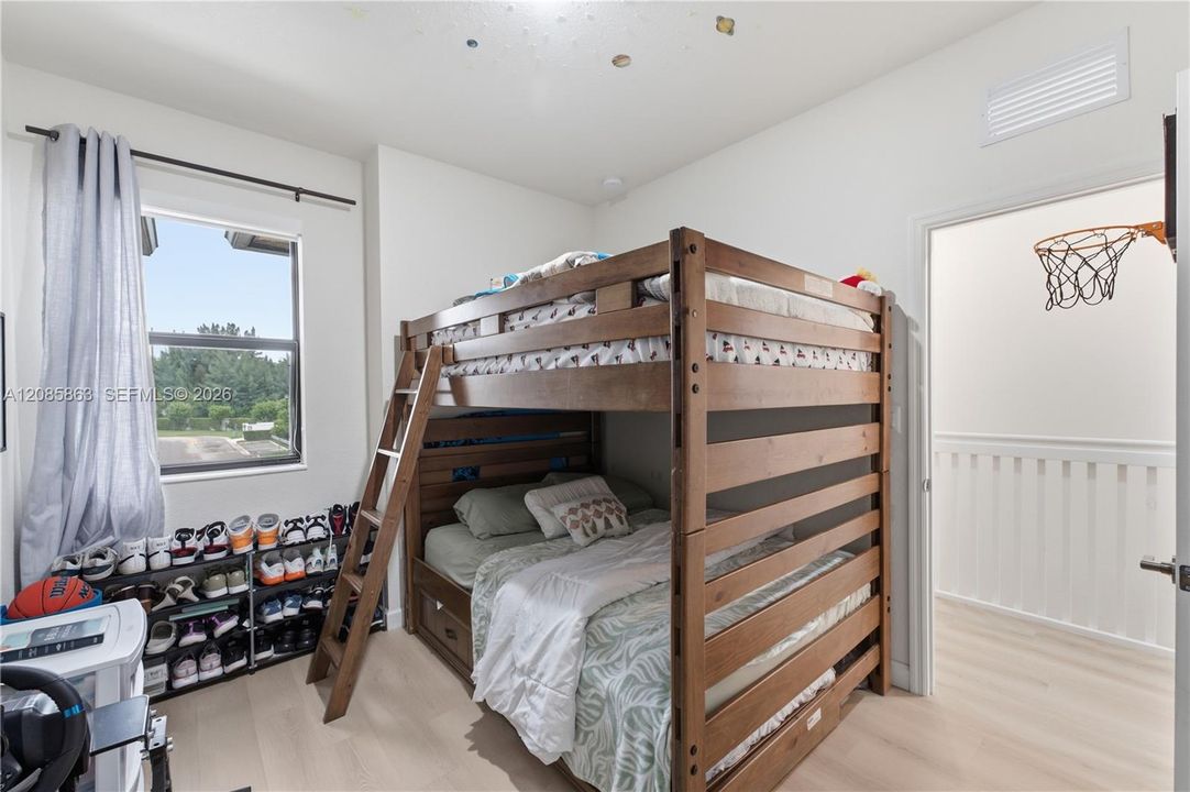 En Venta: $490,000 (3 camas, 2 baños, 1412 Pies cuadrados)