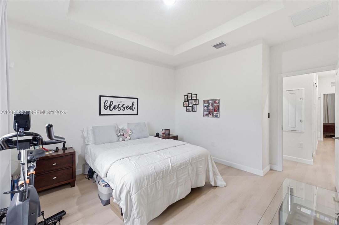 En Venta: $490,000 (3 camas, 2 baños, 1412 Pies cuadrados)