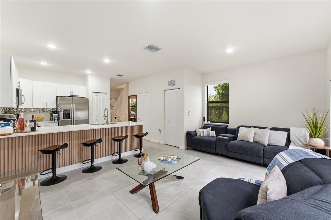 En Venta: $490,000 (3 camas, 2 baños, 1412 Pies cuadrados)