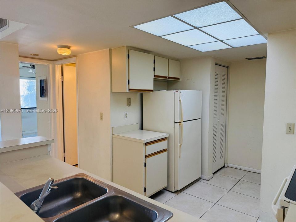 En Renta: $1,950 (2 camas, 2 baños, 986 Pies cuadrados)