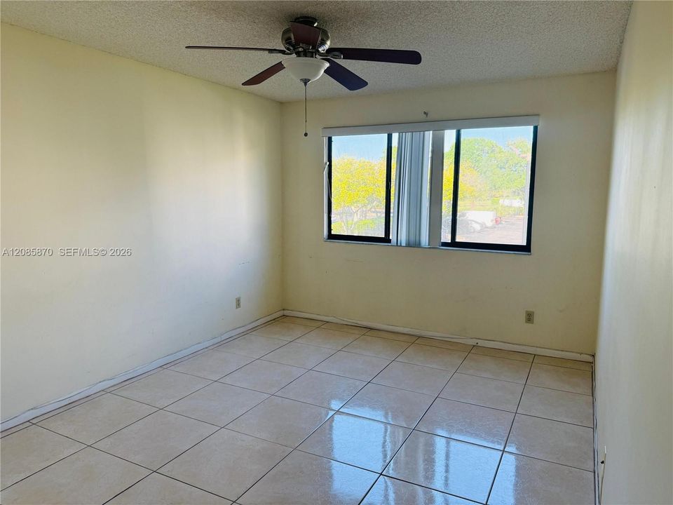 En Renta: $1,950 (2 camas, 2 baños, 986 Pies cuadrados)