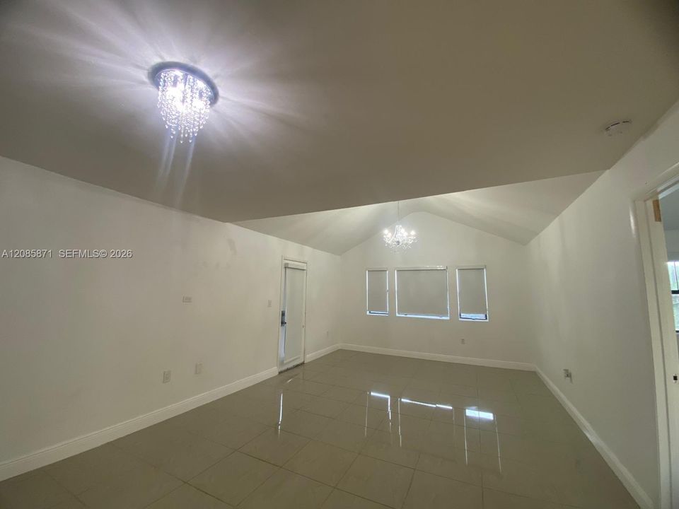 В аренду: $2,450 (2 спален, 2 ванн, 1053 Квадратных фут)
