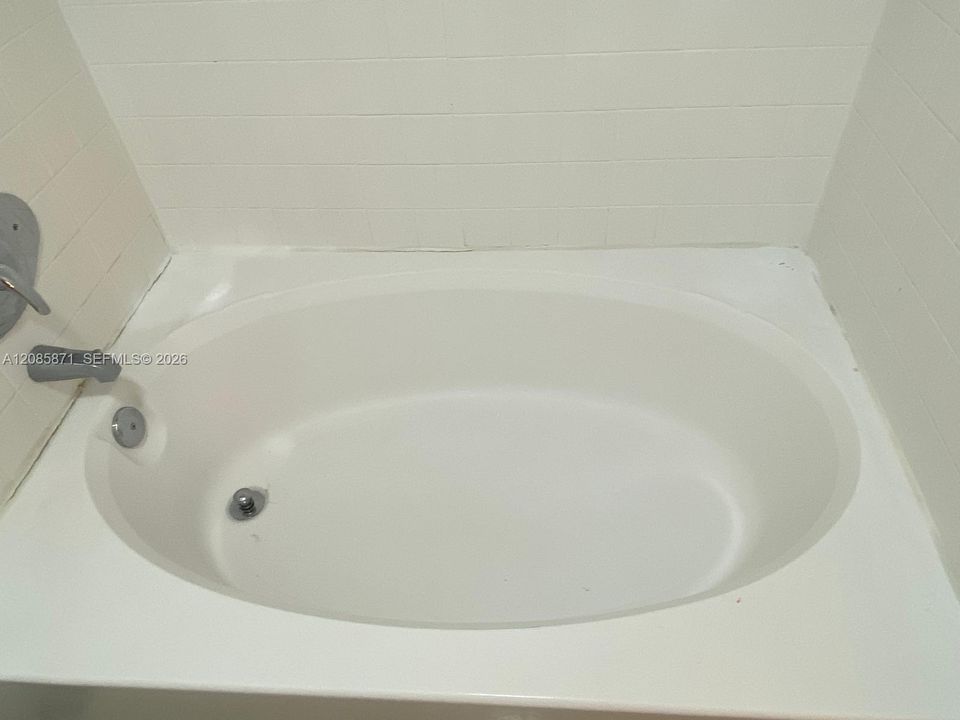 В аренду: $2,450 (2 спален, 2 ванн, 1053 Квадратных фут)
