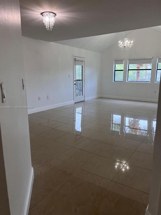 В аренду: $2,450 (2 спален, 2 ванн, 1053 Квадратных фут)
