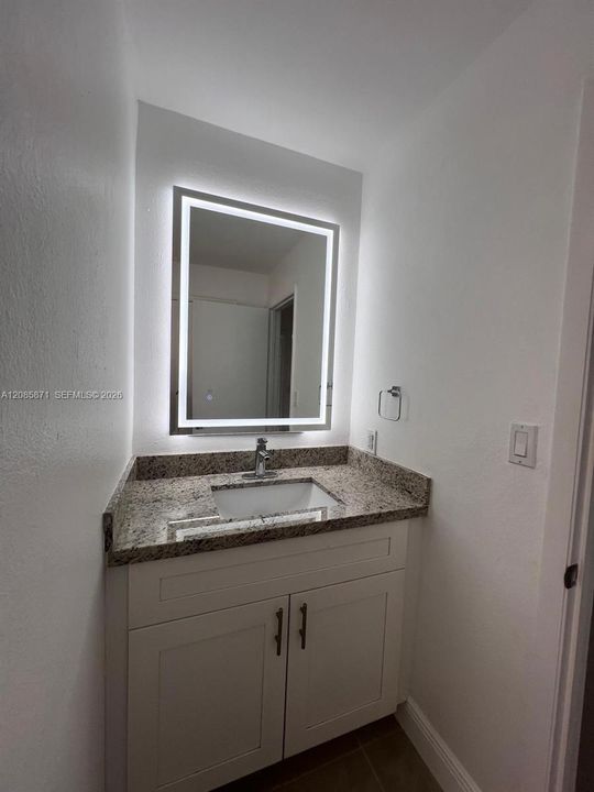 В аренду: $2,450 (2 спален, 2 ванн, 1053 Квадратных фут)