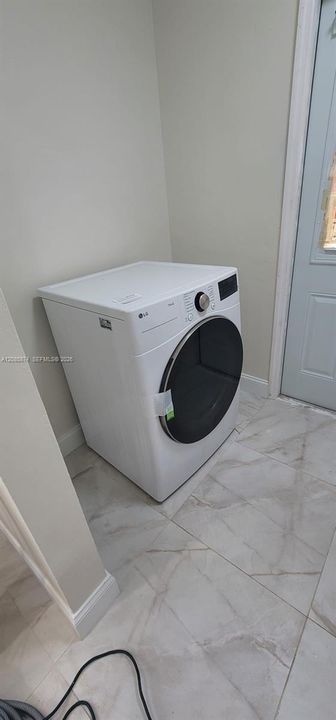 En Renta: $2,400 (2 camas, 1 baños, 1877 Pies cuadrados)