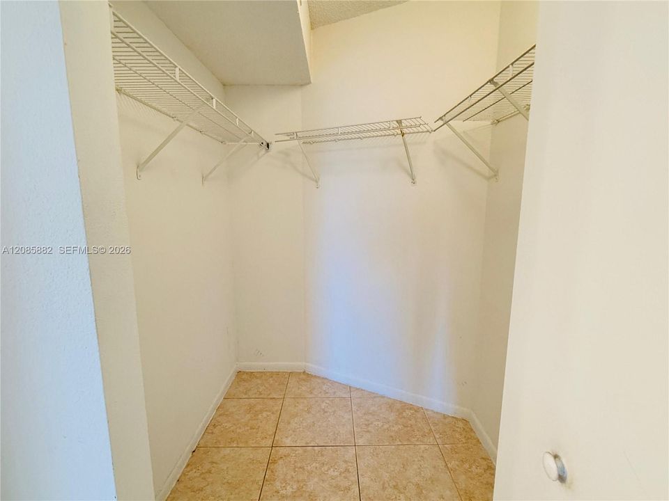En Renta: $1,950 (2 camas, 2 baños, 986 Pies cuadrados)