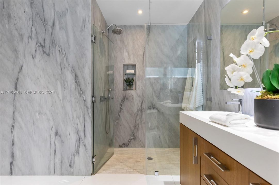 En Venta: $4,500,000 (3 camas, 3 baños, 1866 Pies cuadrados)