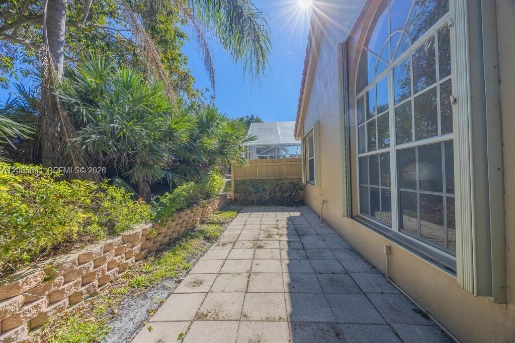 For Sale: $629,000 (3 beds, 2 baths, 2217 Square Feet)