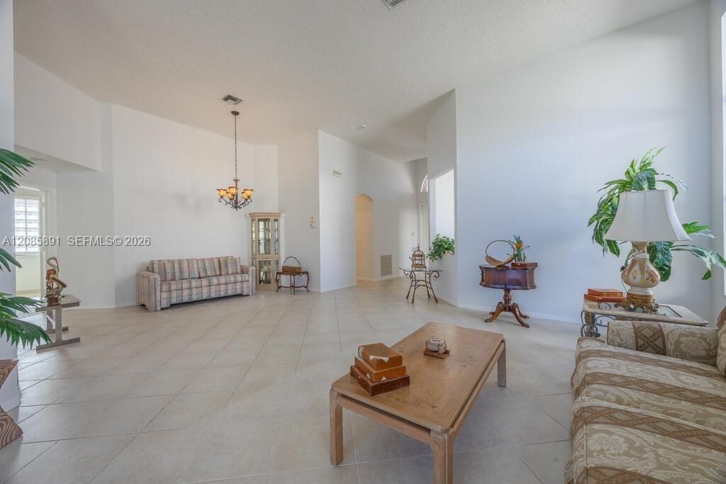 For Sale: $629,000 (3 beds, 2 baths, 2217 Square Feet)