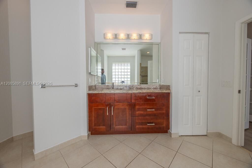 For Sale: $629,000 (3 beds, 2 baths, 2217 Square Feet)