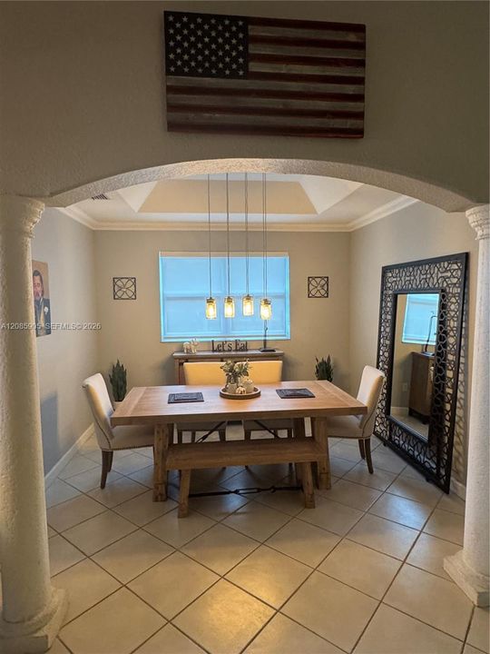 For Rent: $5,800 (3 beds, 2 baths, 1933 Square Feet)