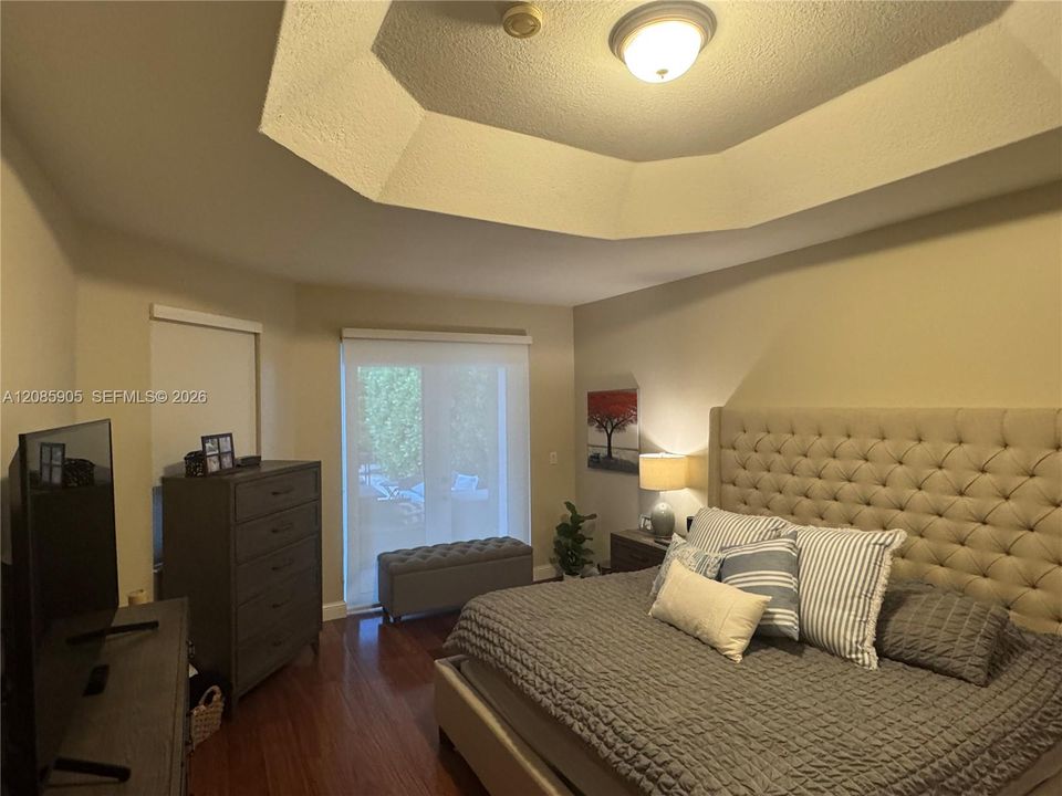 For Rent: $5,800 (3 beds, 2 baths, 1933 Square Feet)