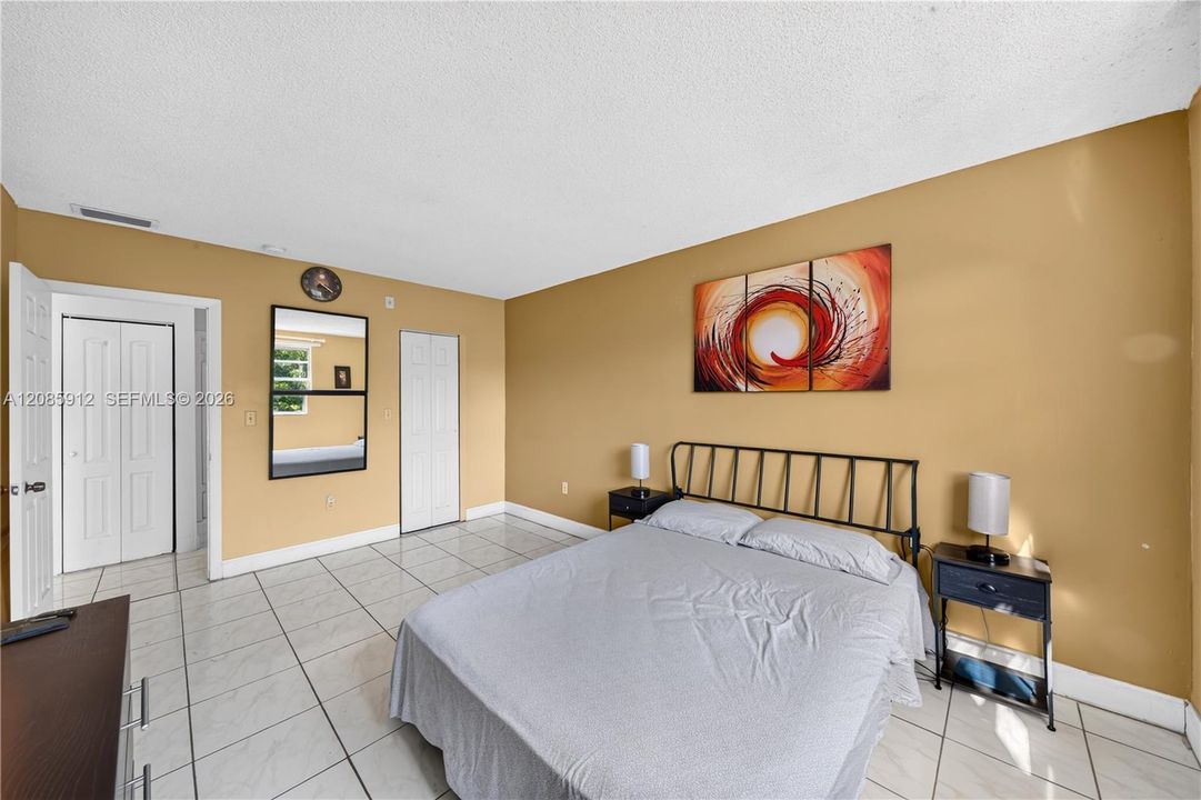 For Sale: $155,000 (1 beds, 1 baths, 700 Square Feet)