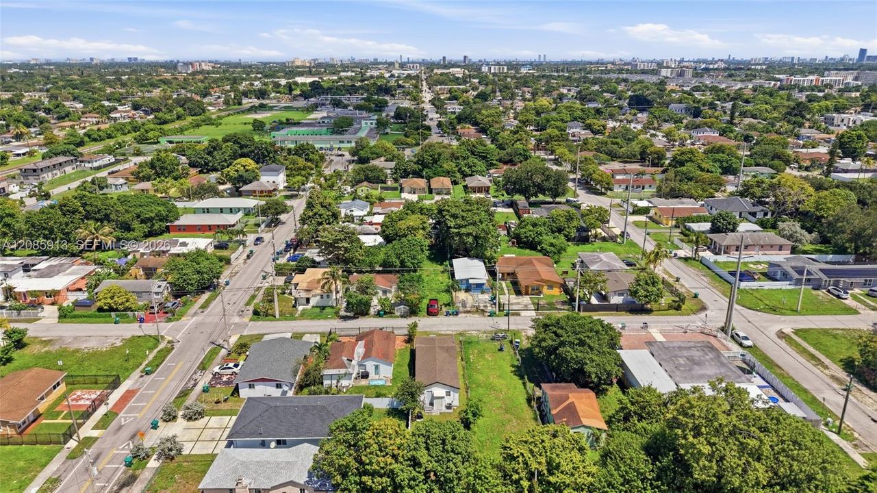 En Venta: $460,000 (3 camas, 2 baños, 1060 Pies cuadrados)
