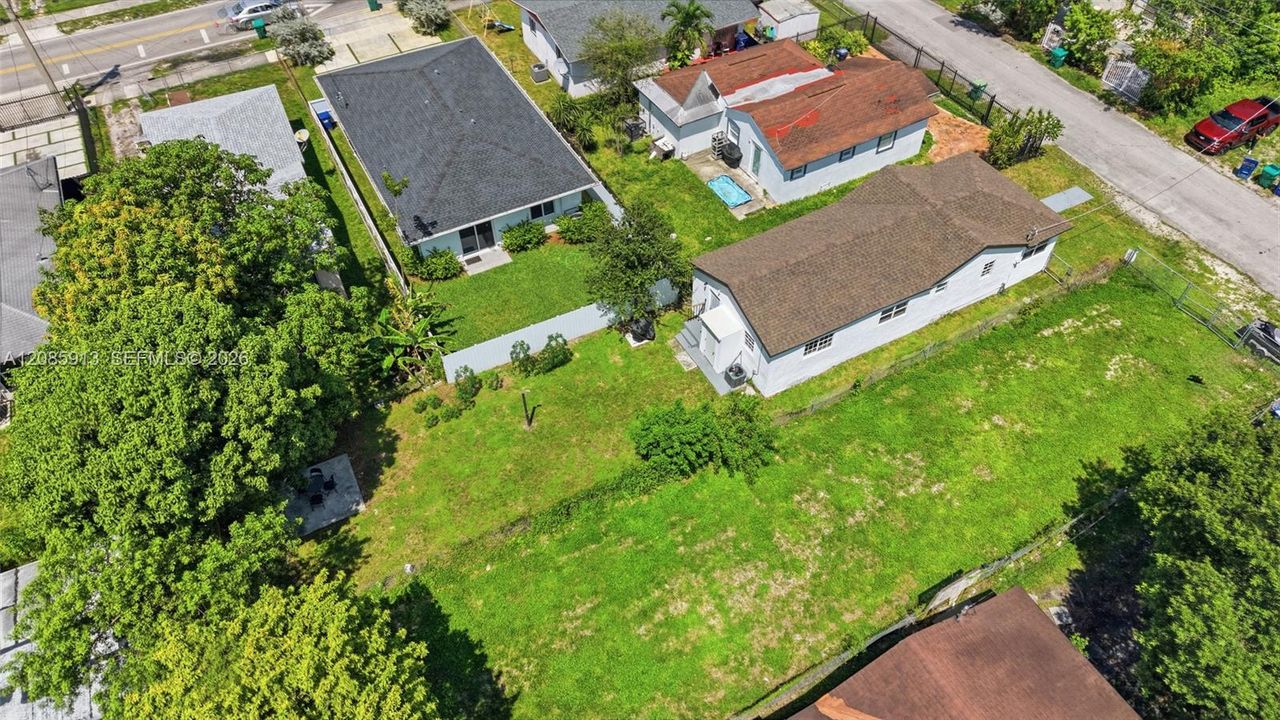En Venta: $460,000 (3 camas, 2 baños, 1060 Pies cuadrados)