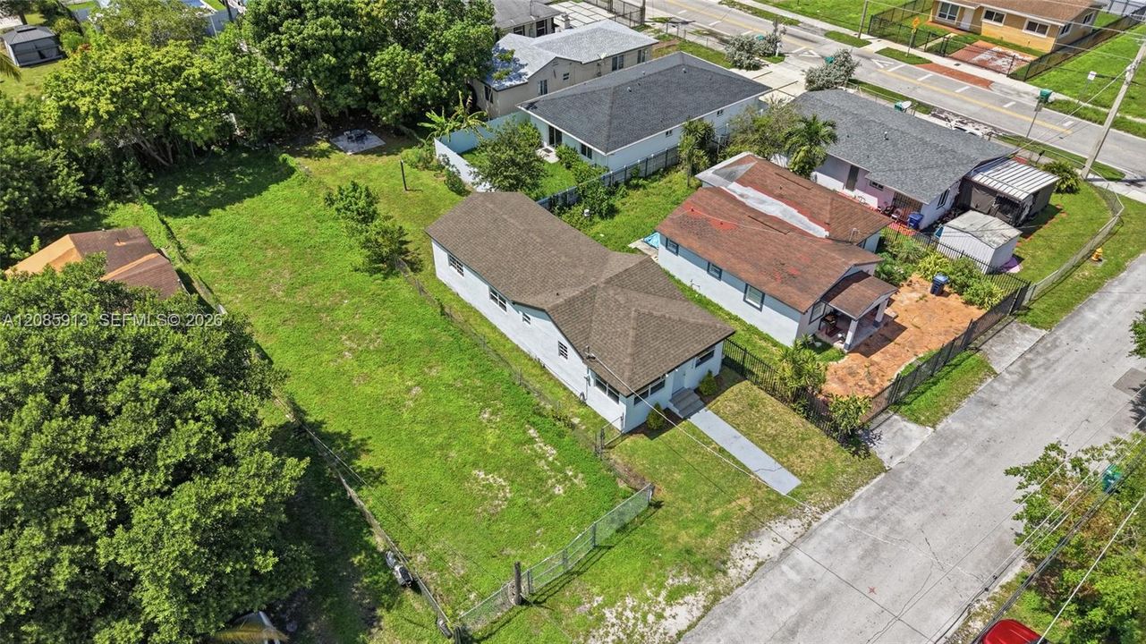 En Venta: $460,000 (3 camas, 2 baños, 1060 Pies cuadrados)