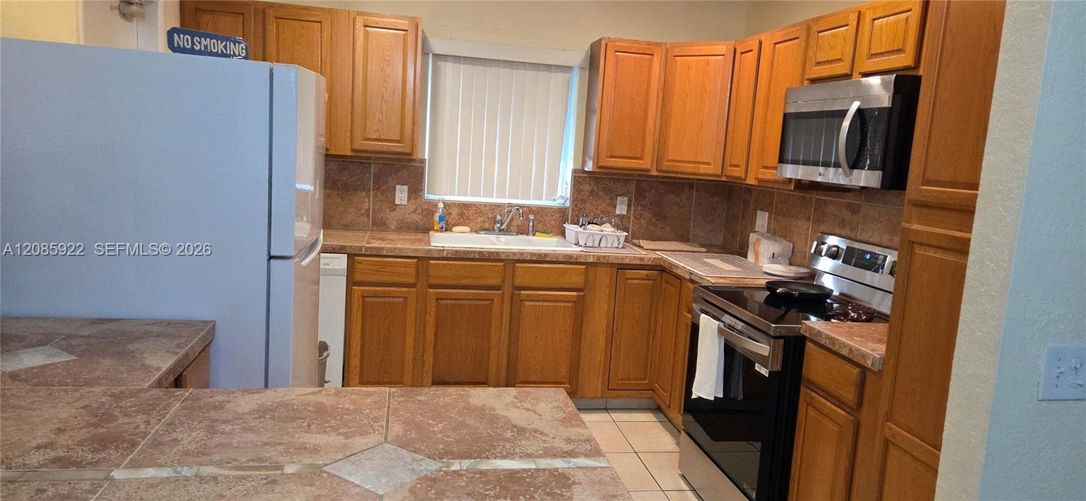 For Rent: $4,495 (4 beds, 2 baths, 2293 Square Feet)