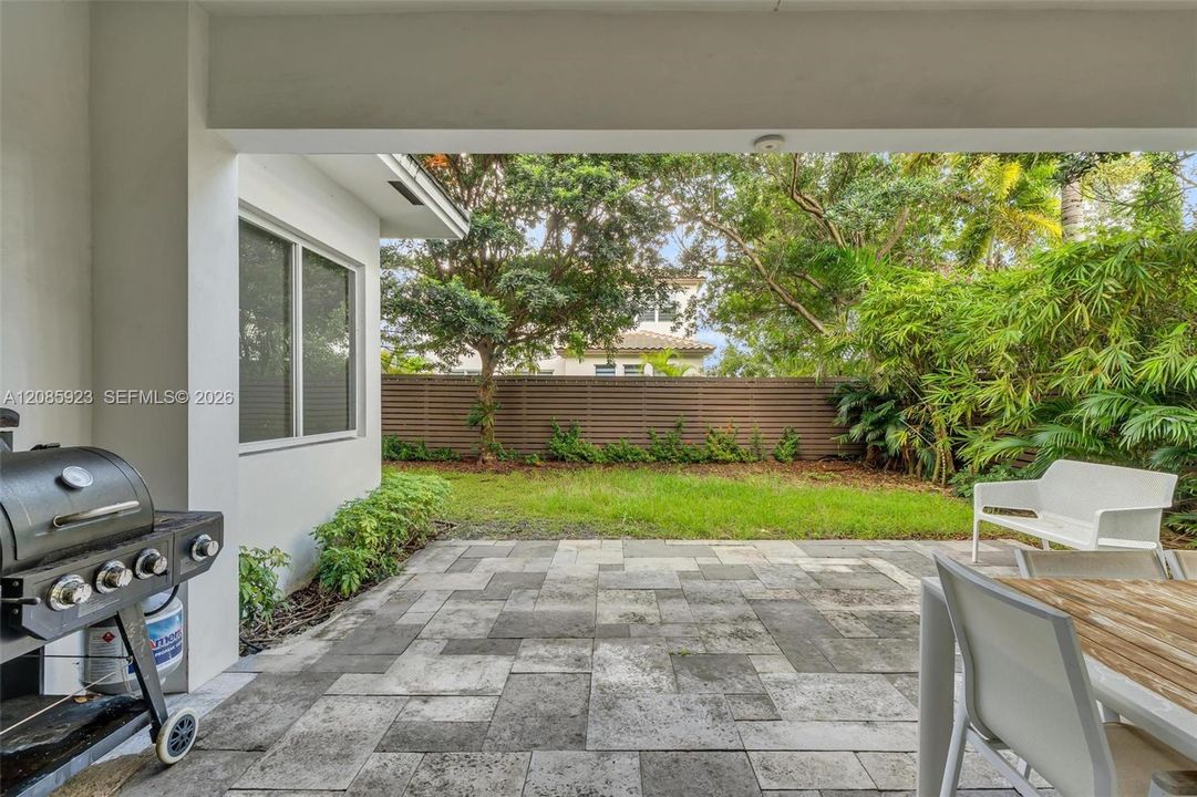 For Sale: $970,000 (6 beds, 3 baths, 3128 Square Feet)