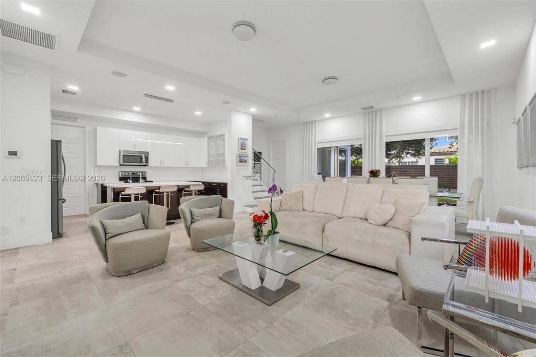 For Sale: $970,000 (6 beds, 3 baths, 3128 Square Feet)