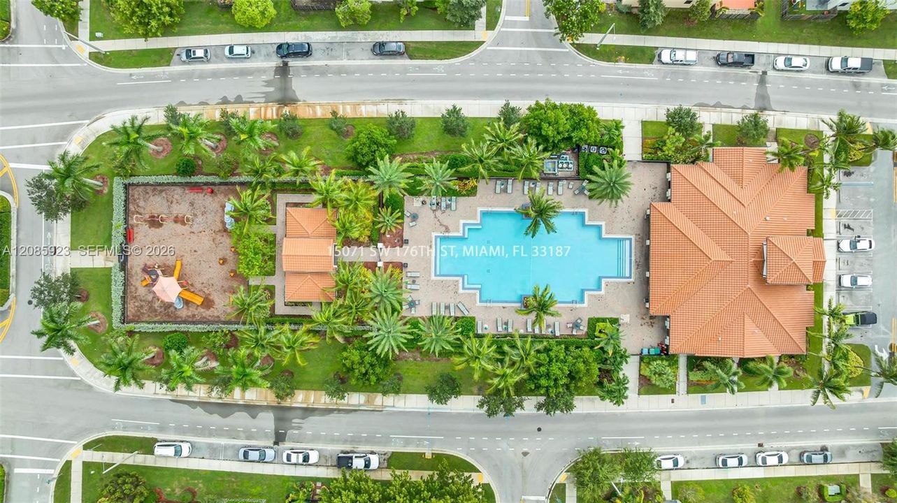For Sale: $970,000 (6 beds, 3 baths, 3128 Square Feet)