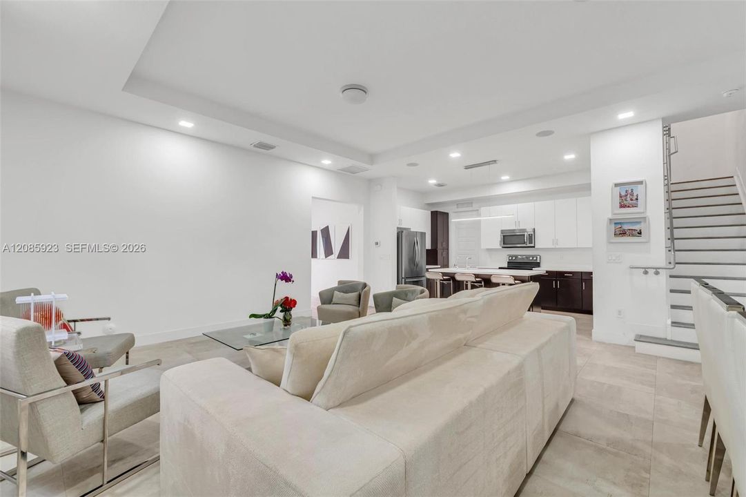 For Sale: $970,000 (6 beds, 3 baths, 3128 Square Feet)