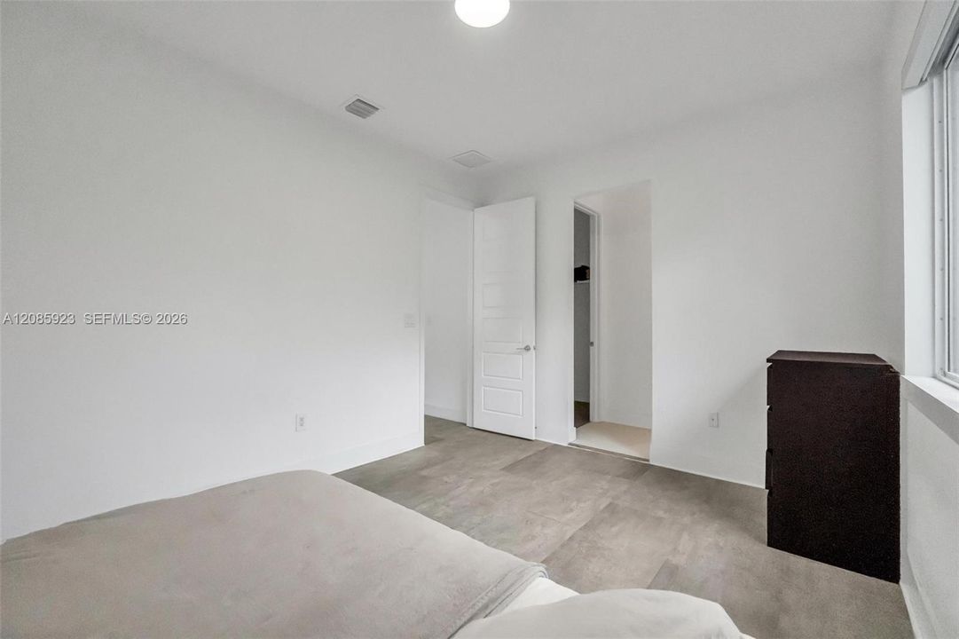 For Sale: $970,000 (6 beds, 3 baths, 3128 Square Feet)