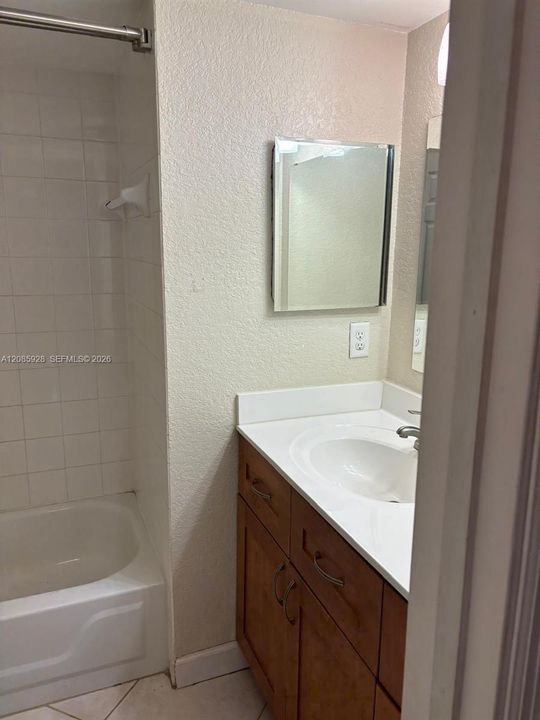 For Rent: $2,200 (2 beds, 2 baths, 1066 Square Feet)