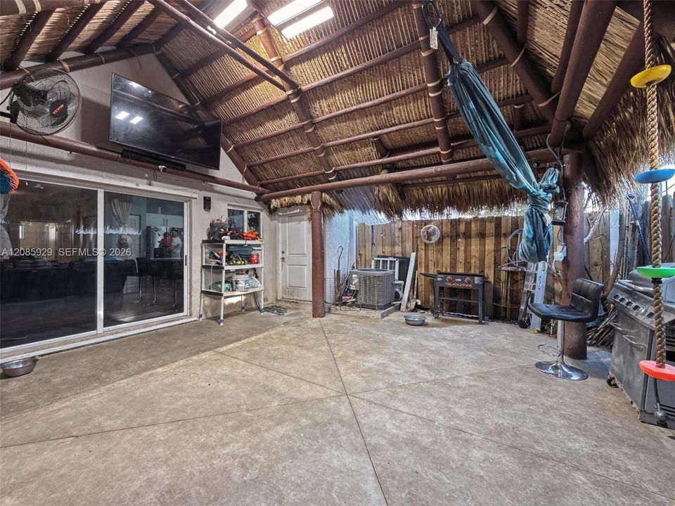 For Sale: $372,000 (4 beds, 3 baths, 1338 Square Feet)