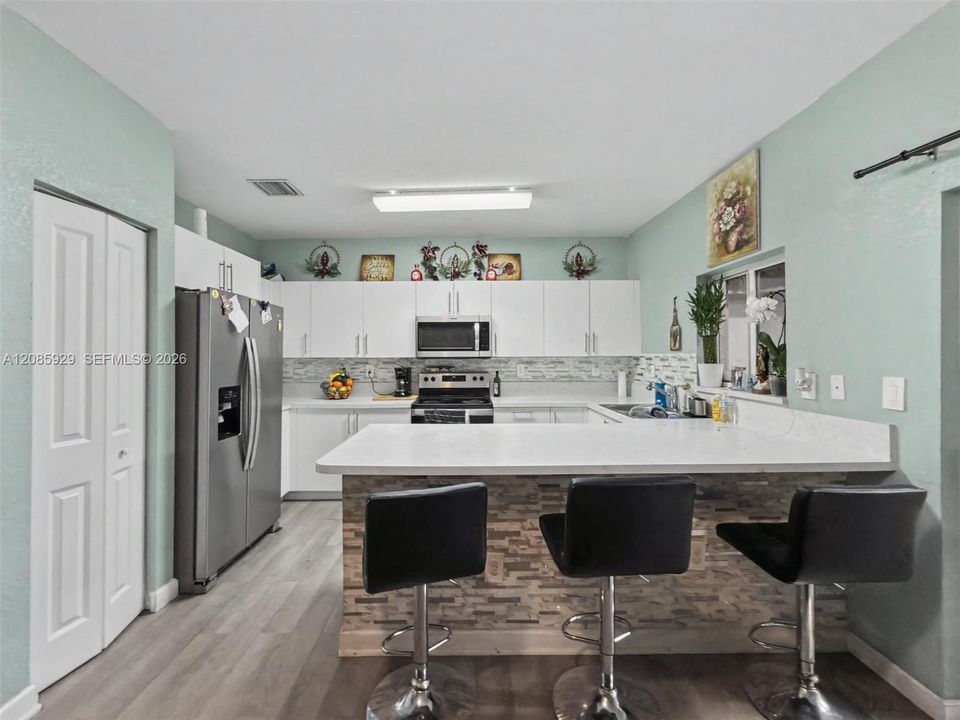 For Sale: $372,000 (4 beds, 3 baths, 1338 Square Feet)