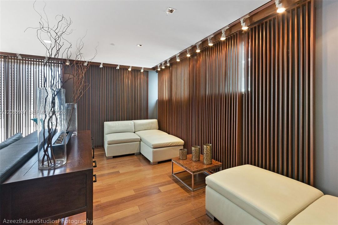 For Rent: $3,500 (2 beds, 2 baths, 1105 Square Feet)