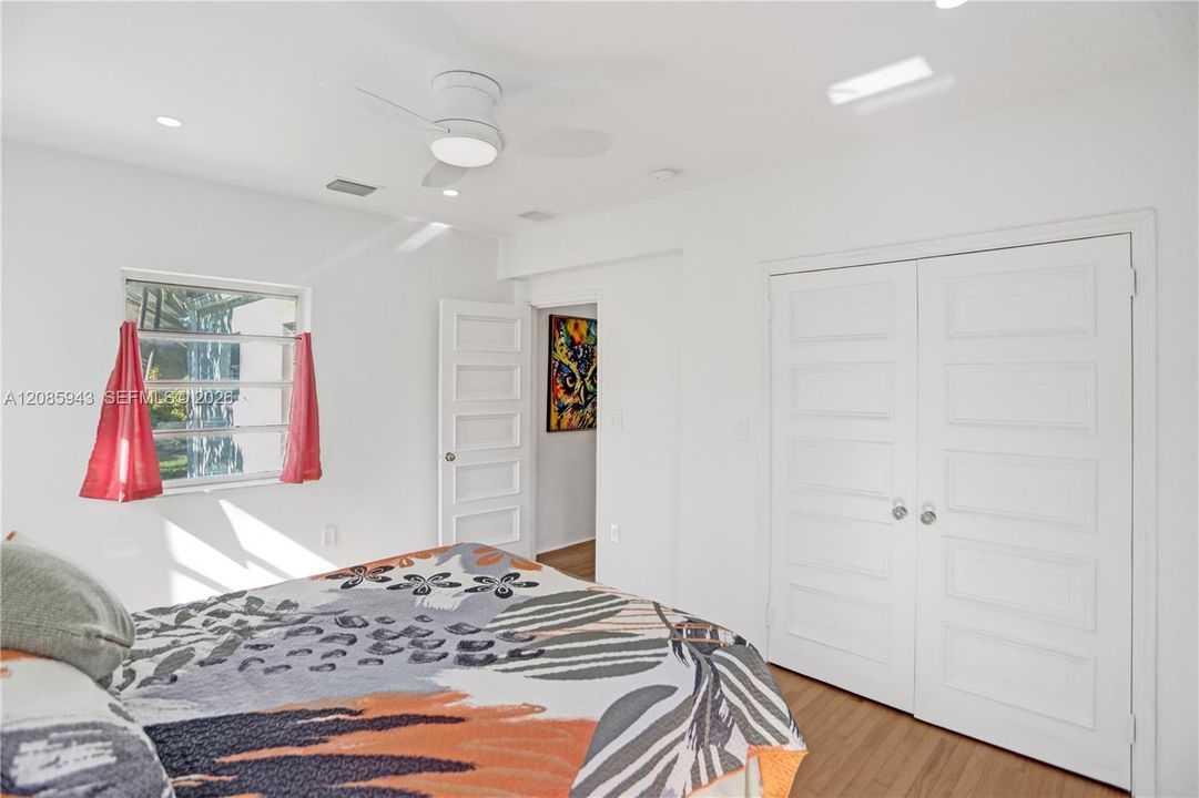 В аренду: $6,000 (2 спален, 1 ванн, 1201 Квадратных фут)