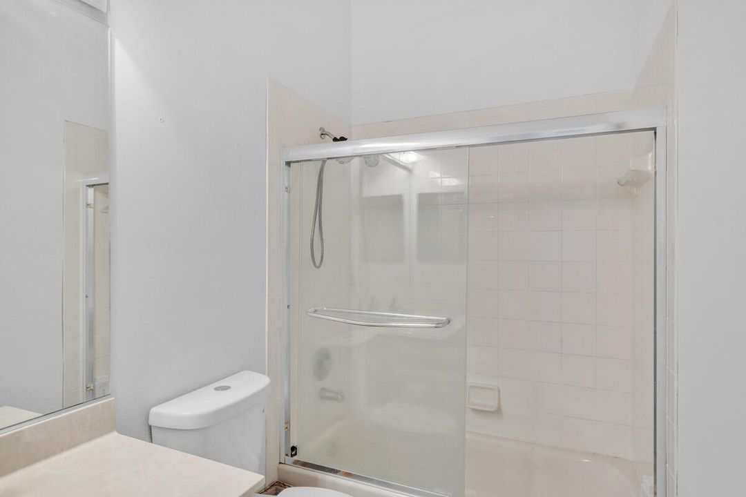 13 Guest bathroom (2)